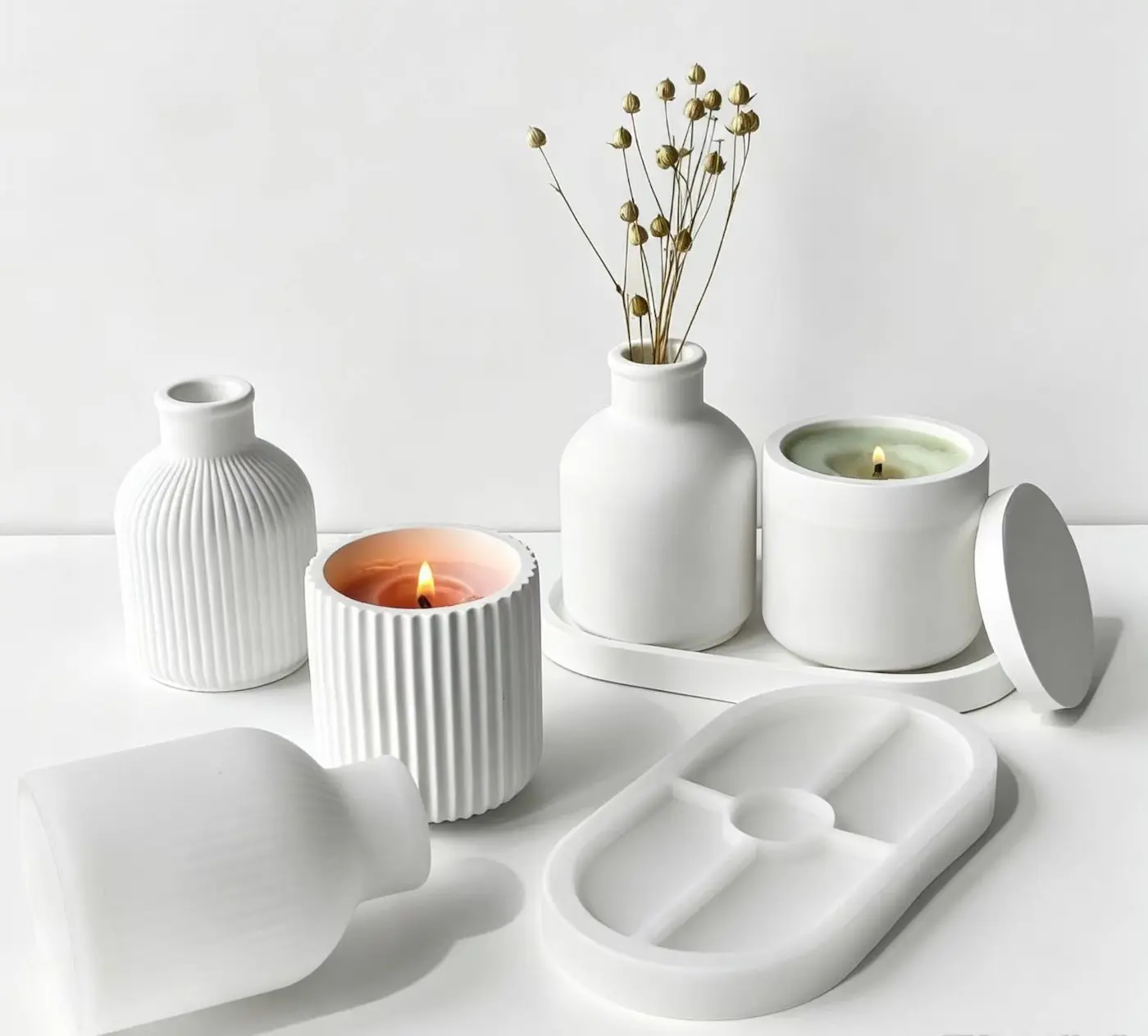 White plaster vases, candle jars and decorative trays made with high whiteness casting plaster powder